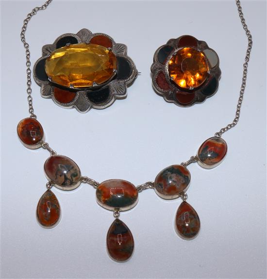 2 silver Scottish hardstone brooch and a moss agate necklace